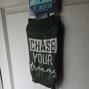 Green Pet Sweater with Motivational Text Size Medium Chase Your Dreams